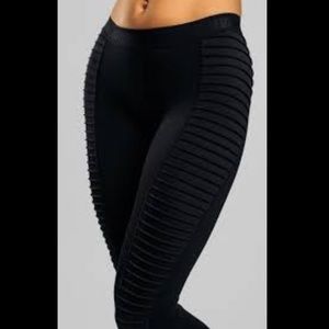 DOYOUEVEN Pleated Legging